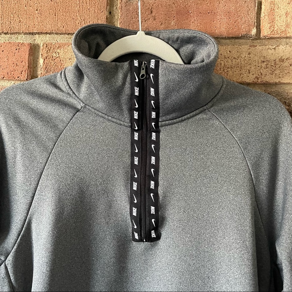 Nike Quarter Zip - Picture 3 of 6